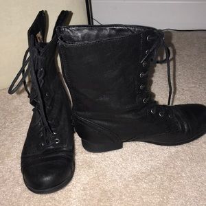 Combat boots